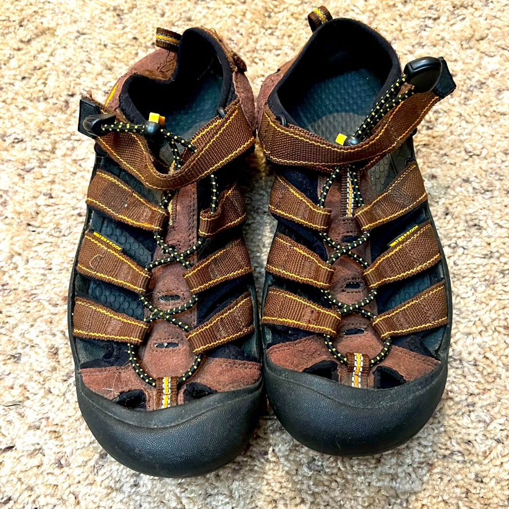 Keen walking/water sandal women's size 6